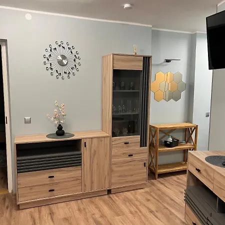 Riverside Cozy 2-room In A Good Location *